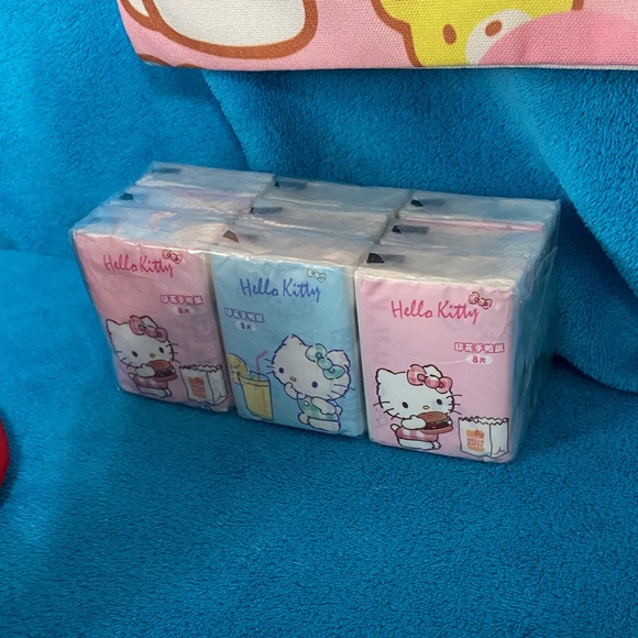 Hello Kitty Fun Bundle - Picture 6 of 13